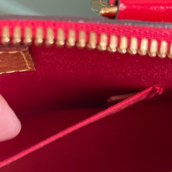 ❌SOLD❌Louis Vuitton BB Alma Vernis Red Leather Crossbody Bag - Picture 8 of 13